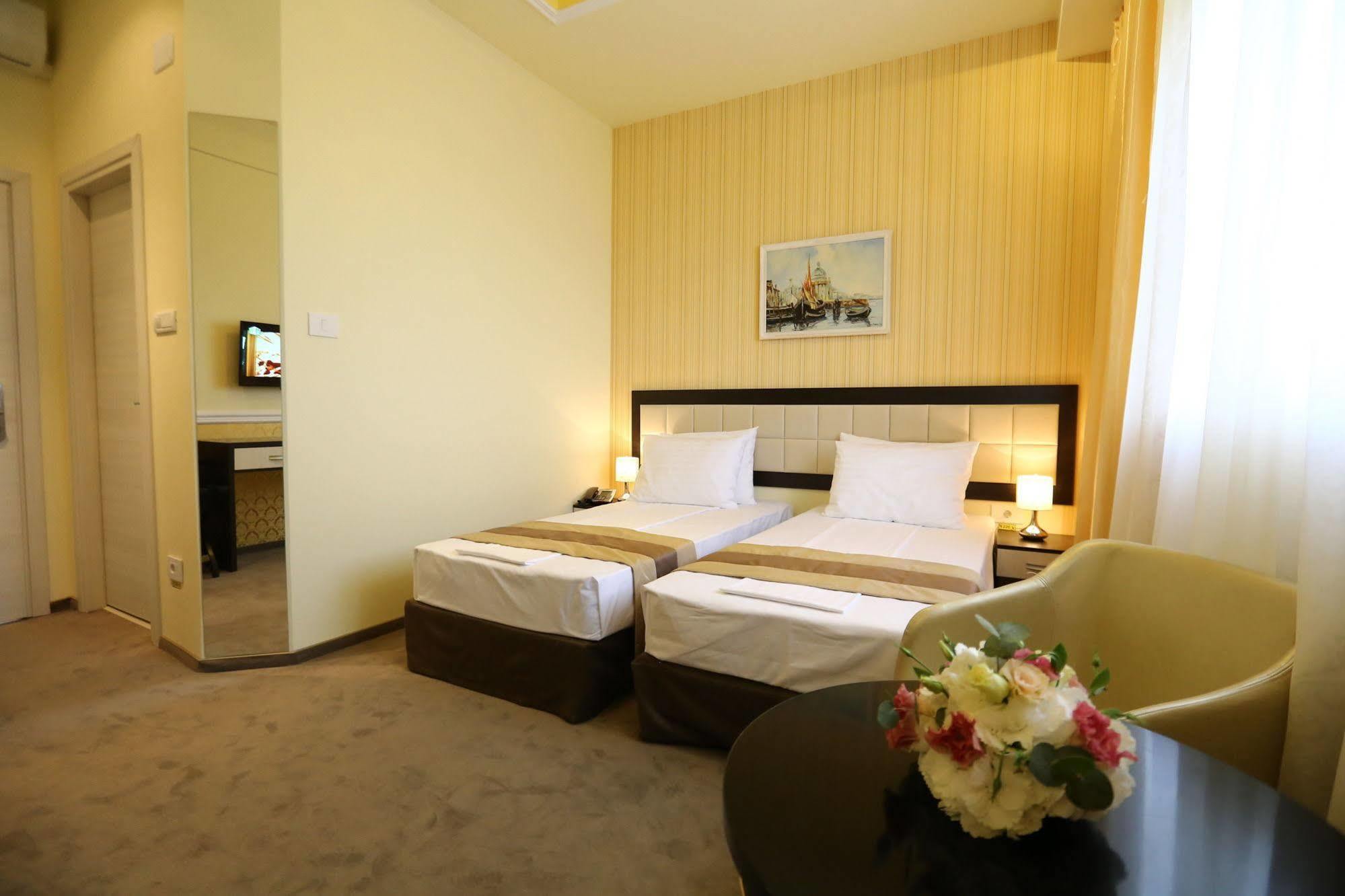 Best Western Plus Briston Отопени Екстериор снимка